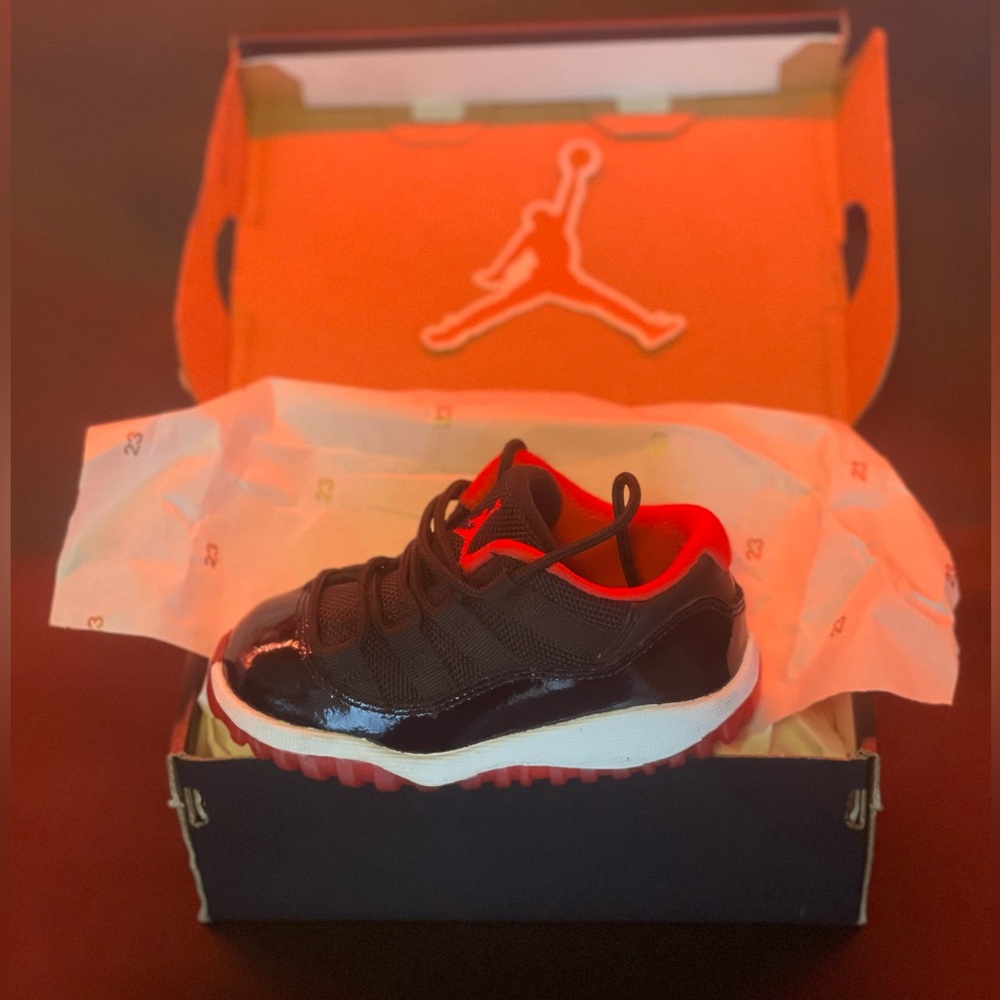 AIR JORDAN 11 RETRO LOW 'BRED' Toddlers size 7c